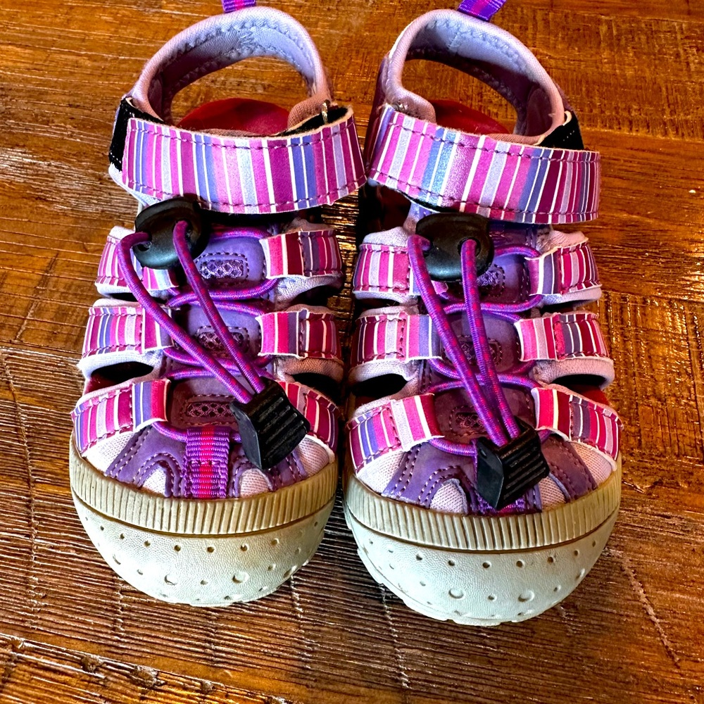 Girls hiking sandal size 9